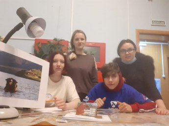 Так как в нашем Камчатском крае обитает очень много медведей, мы решили провести игру